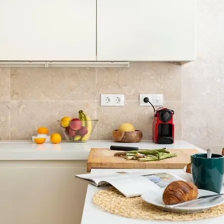 Altido Bright And Elegant 1br With Workspace And Huge Terrace In Pena, Close By Viewpoint Lisbon