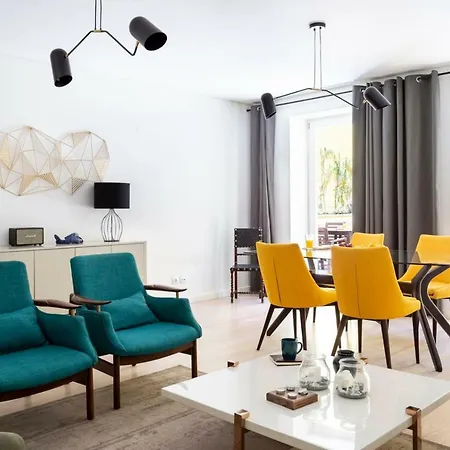 Altido Bright And Elegant 1br With Workspace And Huge Terrace In Pena, Close By Viewpoint Lisbon