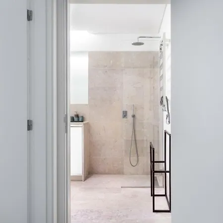 Altido Bright And Elegant 1br With Workspace And Huge Terrace In Pena, Close By Viewpoint Apartment *