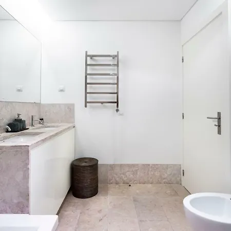 Altido Bright And Elegant 1br With Workspace And Huge Terrace In Pena, Close By Viewpoint Apartment Lisbon