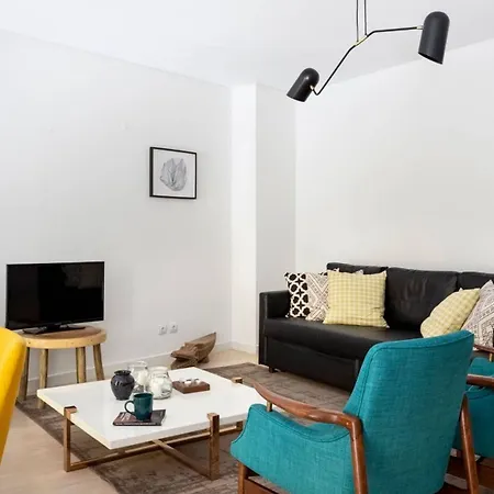 Altido Bright And Elegant 1br With Workspace And Huge Terrace In Pena, Close By Viewpoint Lisbon