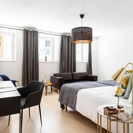 Altido Bright And Elegant 1br With Workspace And Huge Terrace In Pena, Close By Viewpoint Lisbon