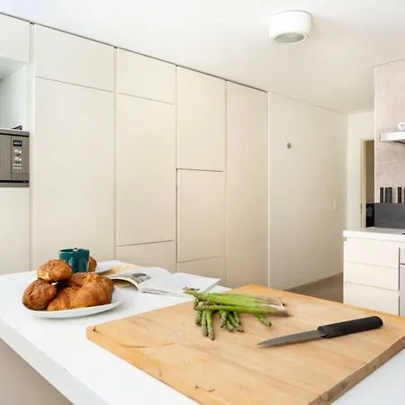 Apartment Altido Bright And Elegant 1br With Workspace And Huge Terrace In Pena, Close By Viewpoint Lisbon