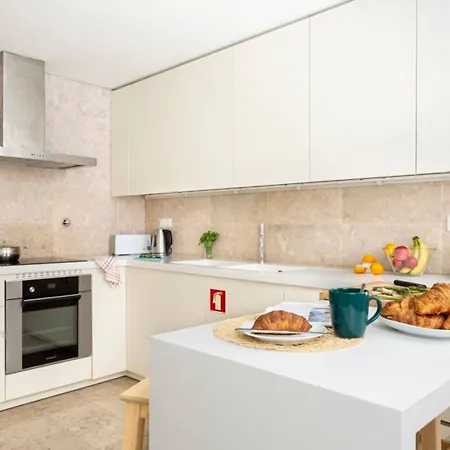 Altido Bright And Elegant 1br With Workspace And Huge Terrace In Pena, Close By Viewpoint * Lisbon
