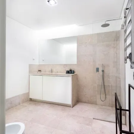 Altido Bright And Elegant 1br With Workspace And Huge Terrace In Pena, Close By Viewpoint Apartment *